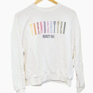 Trendsetter | Embroidered Rainbow Pullover S